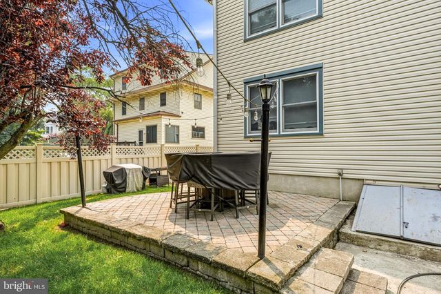 108 W CENTRAL AVE, Moorestown, NJ 08057