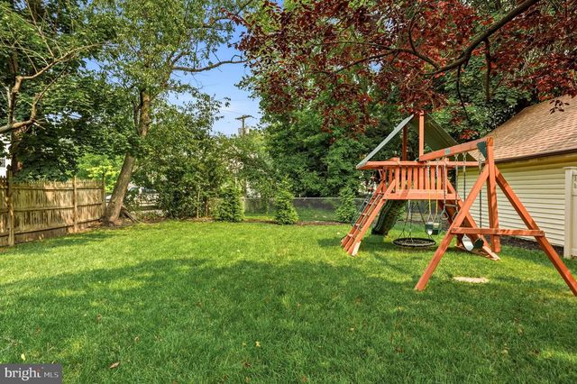 108 W CENTRAL AVE, Moorestown, NJ 08057