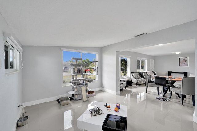 3322 Mckinley Street, Hollywood, FL 33021