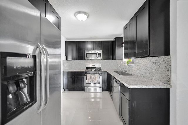 3322 Mckinley Street, Hollywood, FL 33021