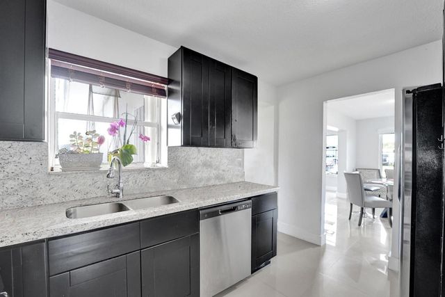 3322 Mckinley Street, Hollywood, FL 33021