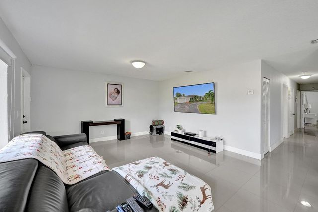 3322 Mckinley Street, Hollywood, FL 33021