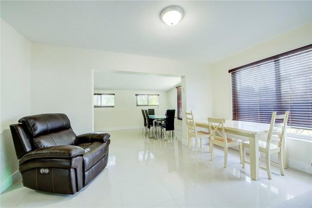 3322 Mckinley St, Hollywood, FL 33021