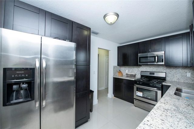 3322 Mckinley St, Hollywood, FL 33021