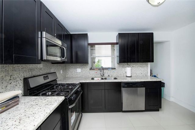 3322 Mckinley St, Hollywood, FL 33021