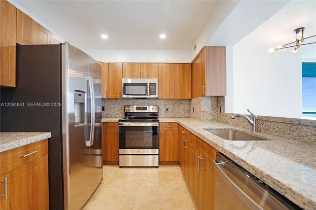 5101 Collins Avenue 11H, Miami Beach, FL 33140