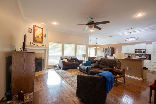 804 Keble Ln, Whitehouse, TX 75791