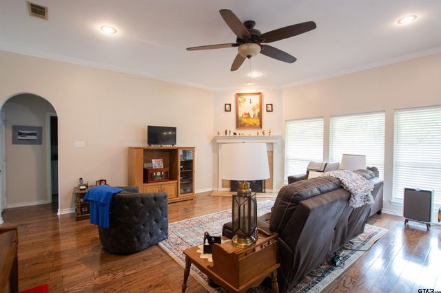 804 Keble Ln, Whitehouse, TX 75791