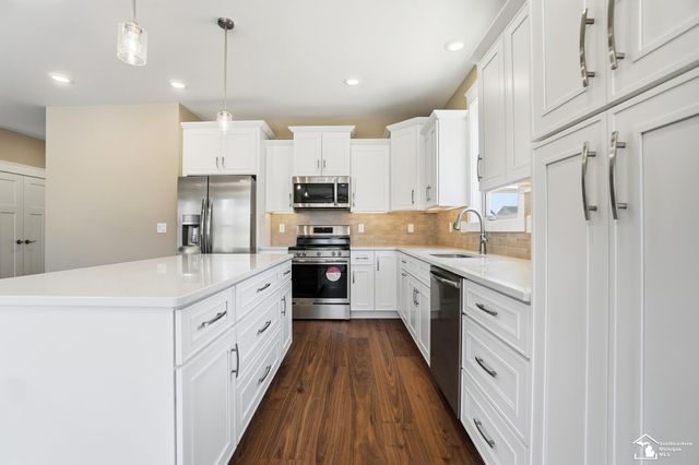 4118 Casey Drive, Lambertville, MI 48144