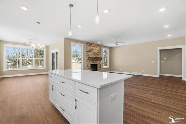 4118 Casey Drive, Lambertville, MI 48144