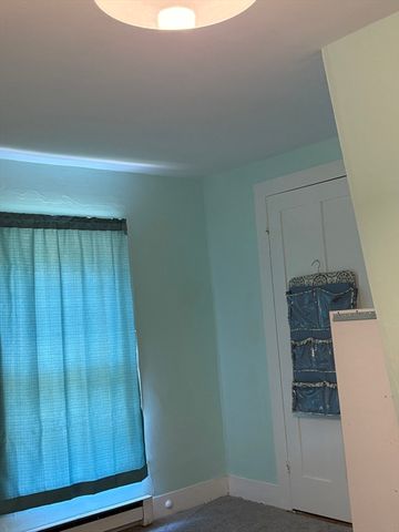16 Highland St upper, Townsend, MA 01469