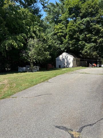 16 Highland St upper, Townsend, MA 01469