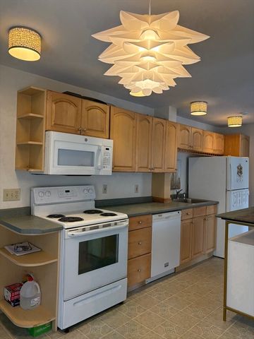 16 Highland St upper, Townsend, MA 01469