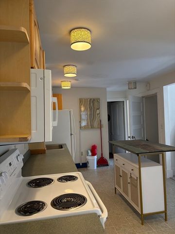 16 Highland St upper, Townsend, MA 01469