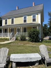 16 Highland St upper, Townsend, MA 01469