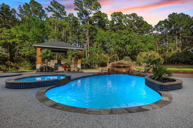 19702 Country Lake Drive, Magnolia, TX 77355