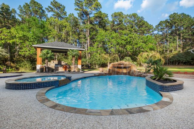 19702 Country Lake Drive, Magnolia, TX 77355