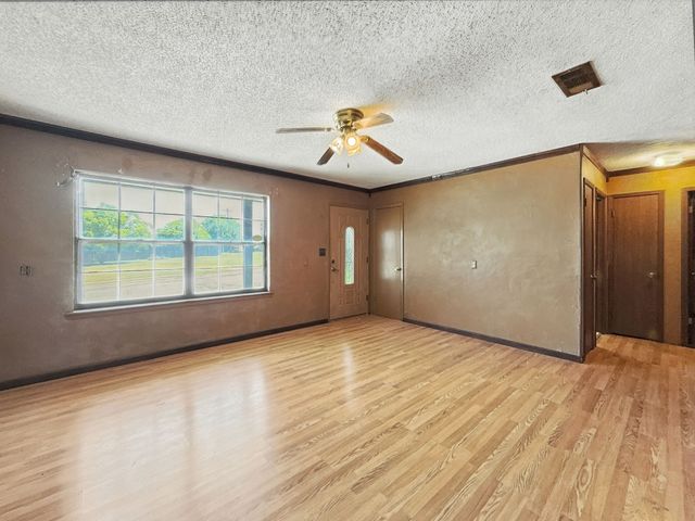 604 E Gentry, Hamilton, TX 76531