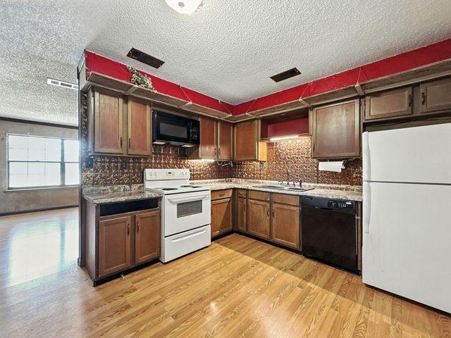 604 E Gentry, Hamilton, TX 76531