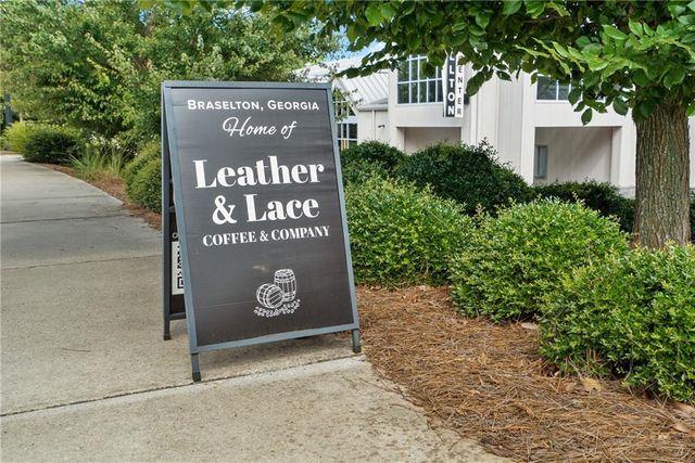 182 Herring Drive, Hoschton, GA 30548