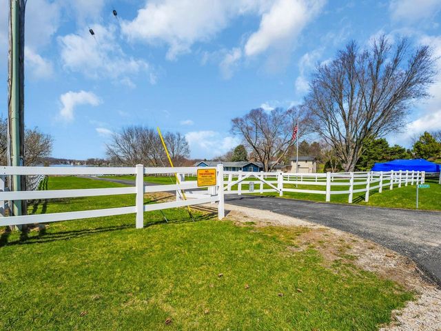 W5303 Briarwood ROAD, Elkhorn, WI 53121