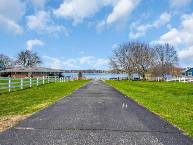 W5303 Briarwood ROAD, Elkhorn, WI 53121