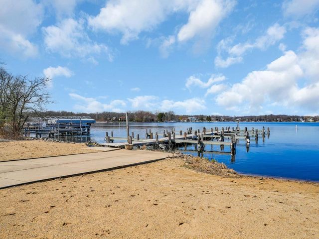 W5303 Briarwood ROAD, Elkhorn, WI 53121