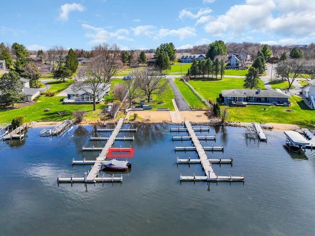 W5303 Briarwood ROAD, Elkhorn, WI 53121