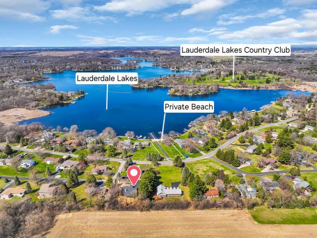 W5303 Briarwood ROAD, Elkhorn, WI 53121