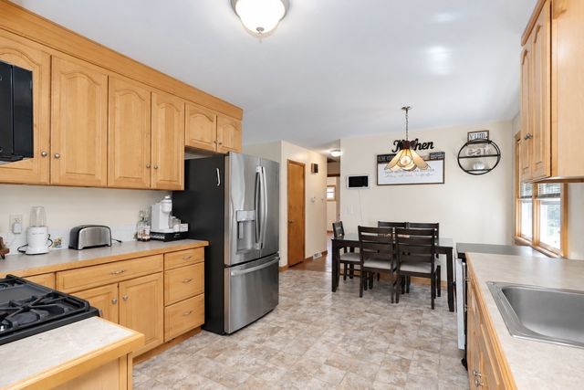 234 Carver St, Springfield, MA 01108