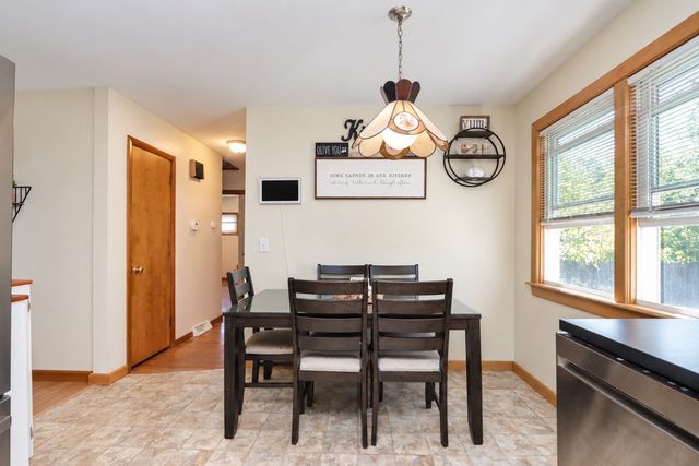 234 Carver St, Springfield, MA 01108