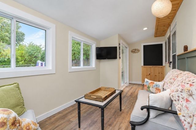 234 Carver St, Springfield, MA 01108