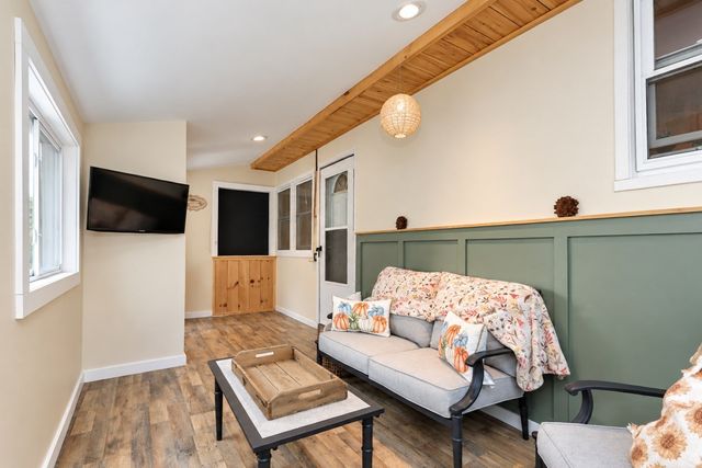 234 Carver St, Springfield, MA 01108