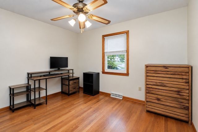 234 Carver St, Springfield, MA 01108