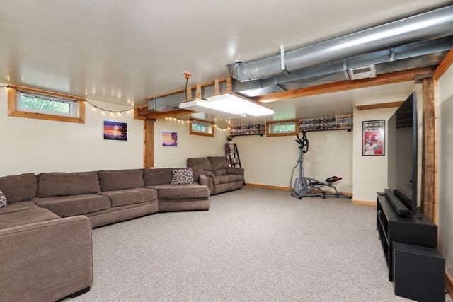 234 Carver St, Springfield, MA 01108