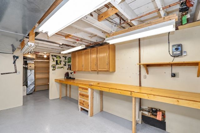 234 Carver St, Springfield, MA 01108