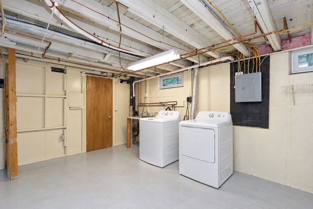 234 Carver St, Springfield, MA 01108