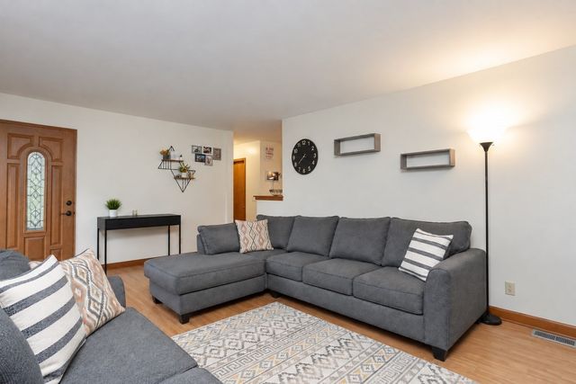 234 Carver St, Springfield, MA 01108