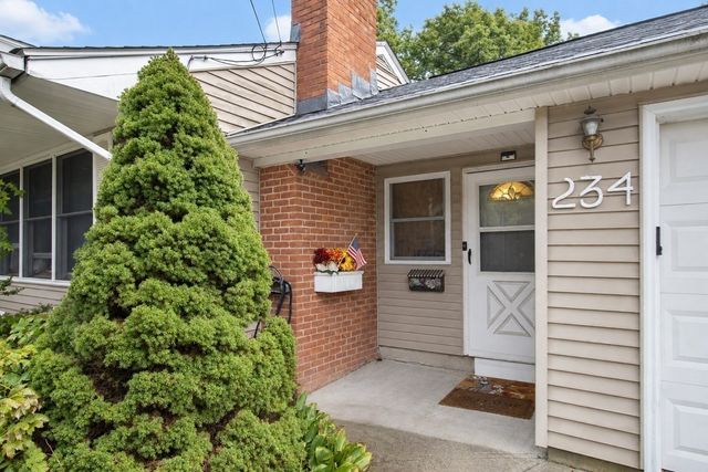 234 Carver St, Springfield, MA 01108