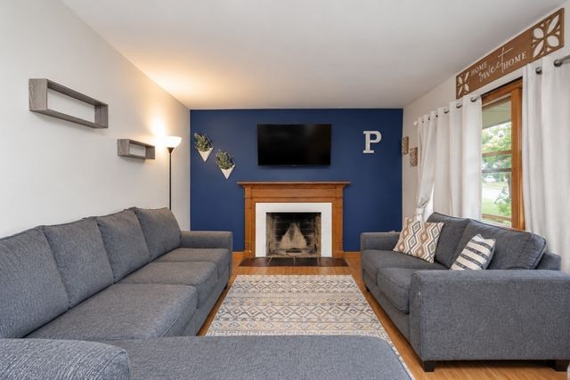 234 Carver St, Springfield, MA 01108