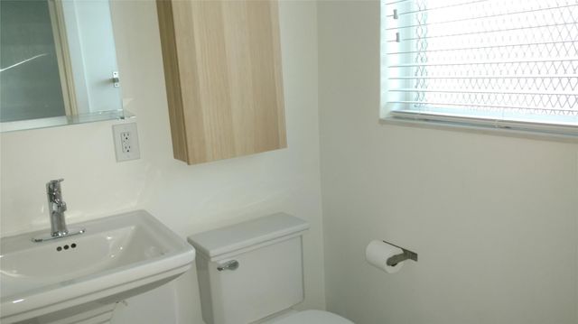 1354 Bayview Drive Unit G, Fort Lauderdale, FL 33304