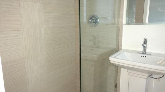 1354 Bayview Drive Unit G, Fort Lauderdale, FL 33304