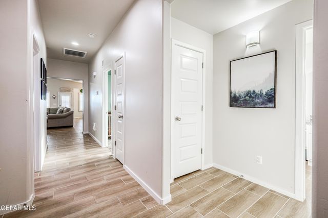 13652 Lago Vista Avenue, Horizon City, TX 79928