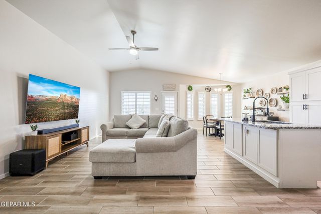 13652 Lago Vista Avenue, Horizon City, TX 79928