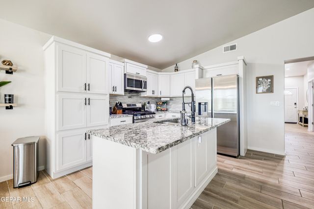 13652 Lago Vista Avenue, Horizon City, TX 79928