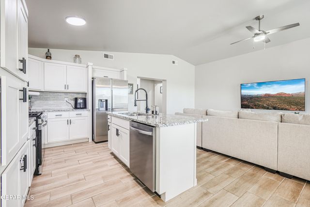 13652 Lago Vista Avenue, Horizon City, TX 79928