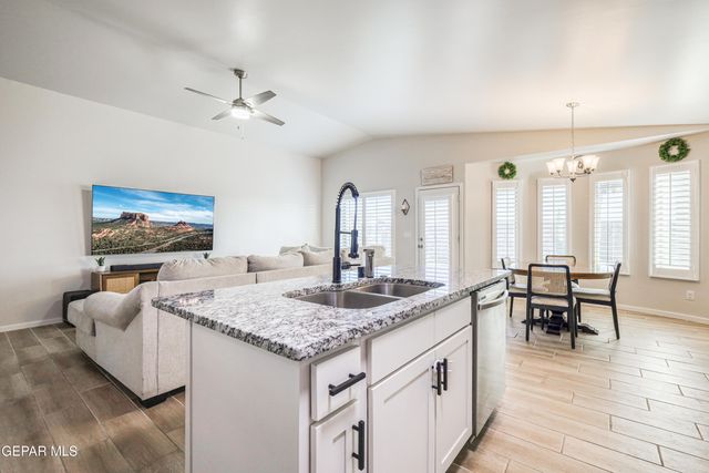 13652 Lago Vista Avenue, Horizon City, TX 79928