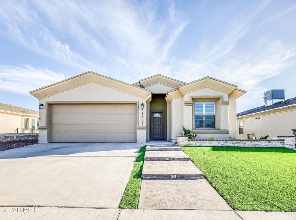 13652 Lago Vista Avenue, Horizon City, TX 79928