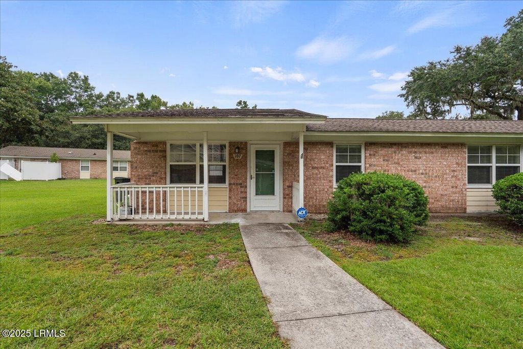 1 Taft St Unit 107, Beaufort, SC 29902