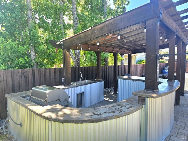 354 Wikiup Dr, Santa Rosa, CA 95403